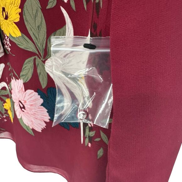 NWOT Vince Camuto Burgundy Floral Bell Sleeve Blouse Size Medium - Picture 4 of 9